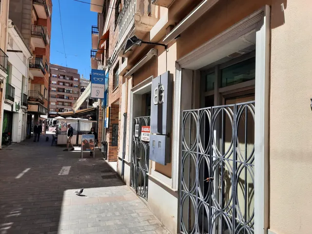 LOCAL EN ZONA COMERCIAL DE ALMANSA — 2
