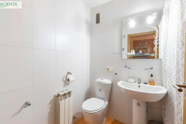 Casa Unifamiliar en Churriana de la Vega — 28