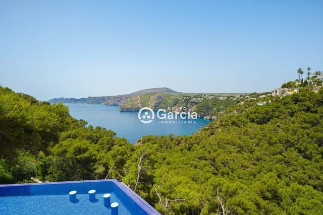 Villa en primera línea en venta en Jávea con increíbles vistas — 46