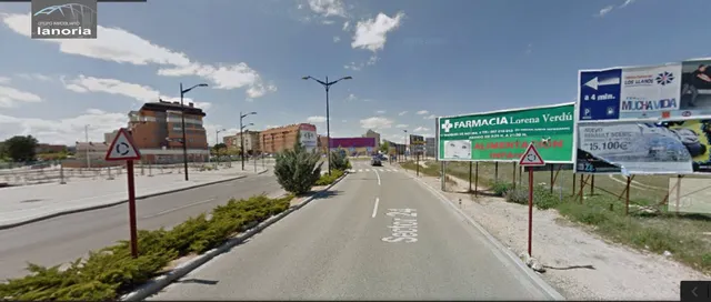 SUELO URBANIZ.(FASE 1) SECTOR 24. LA PARCELA LINDA CRTRA. VA