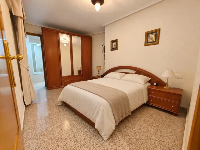 Amplio piso de 3 habitaciones junto a la Glorieta y el puerto de Santa Pola — 19