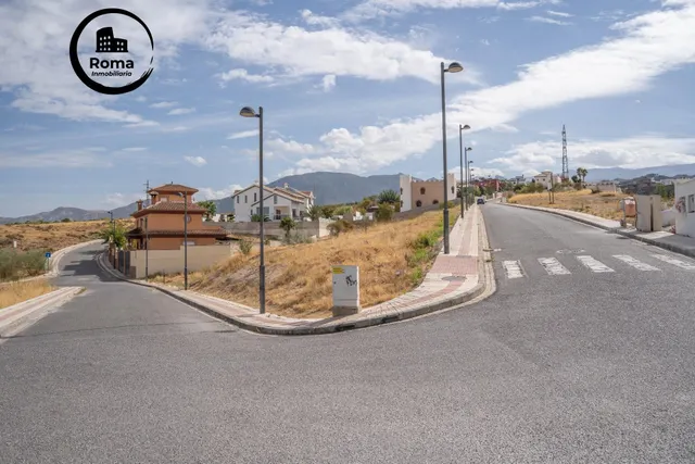 Terreno urbano de 750 m2 en Altos de La Zubia. Parcelas 14 d - foto 4