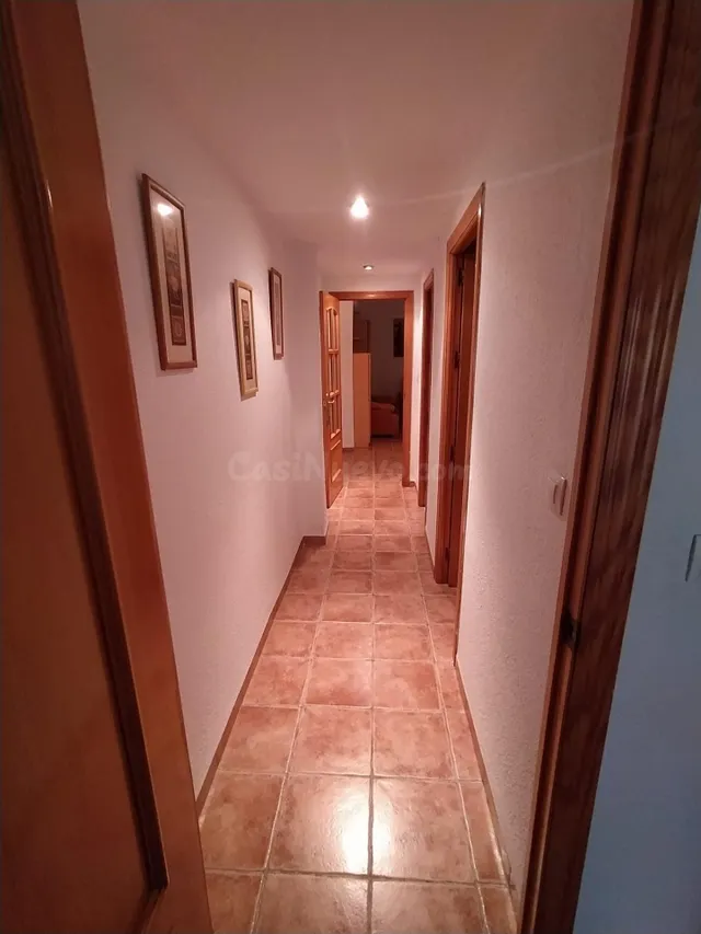 Piso reformado en zona de Santa Marina amueblado!!! - foto 4