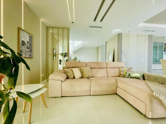 Chalet 4 habitaciones 250m² en venta - Centro — 17