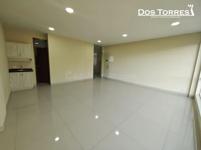 300$us Amplia oficina en alquiler, Sobre la Plazuela Barba d - foto 4