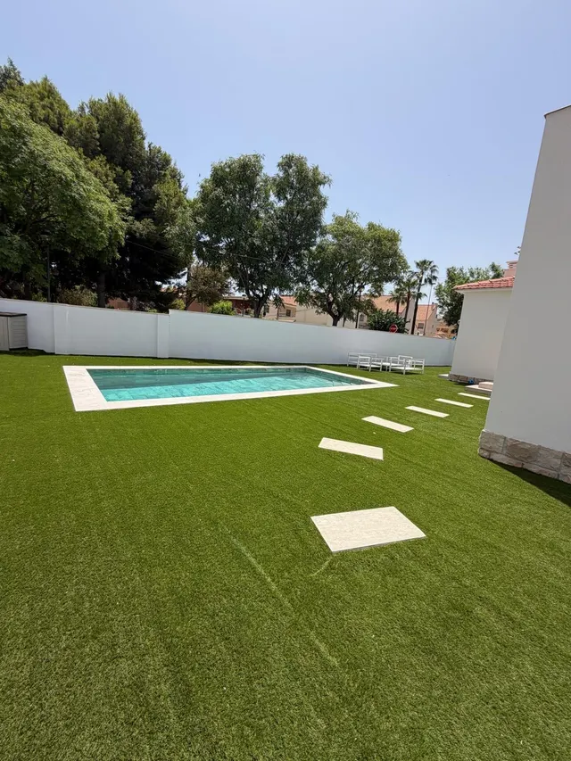 VENTA DE ESPECTACULAR CHALET INDEPENDIENTE DE LUJO HACE ESQUINA — 38