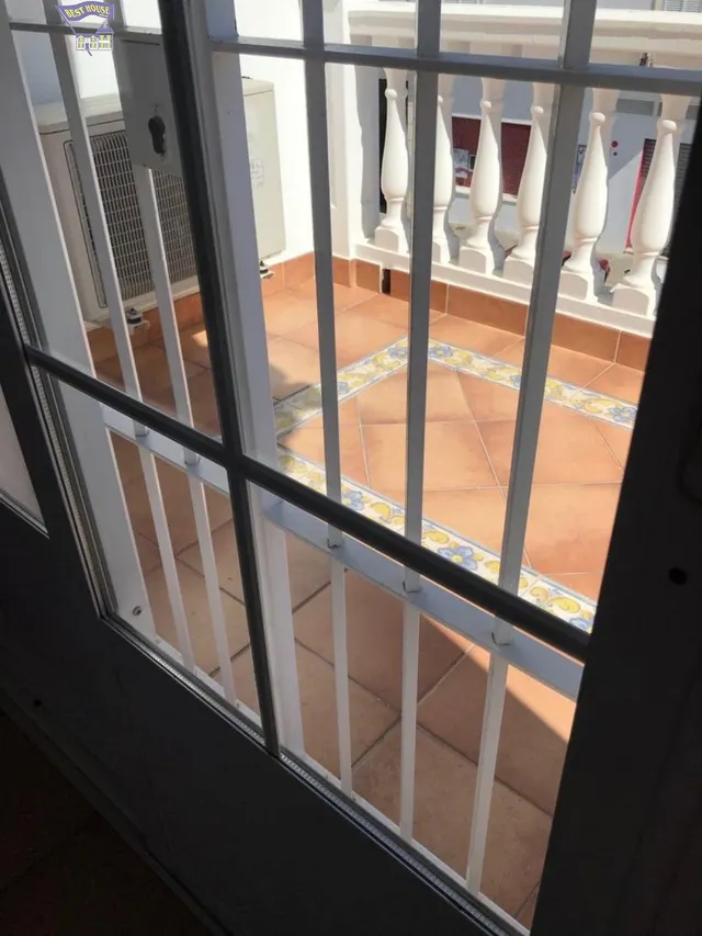 UNIFAMILIAR EN EL PORTICHUELO — 41