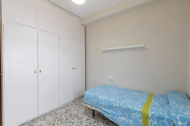 Piso de 3 dormitorios en calle milán, zaidín | muy luminoso y con gran potencial — 17