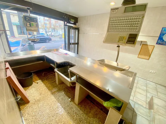 Local comercial en Pamplona - foto 4