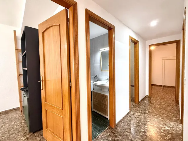 Piso de 4 habitaciones en alquiler en Torrent — 28