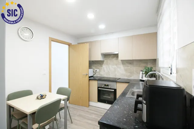 AMPLIA VIVIENDA REFORMADA DE 4 habitaciones CON ASCENSOR EN TORRENT — 7