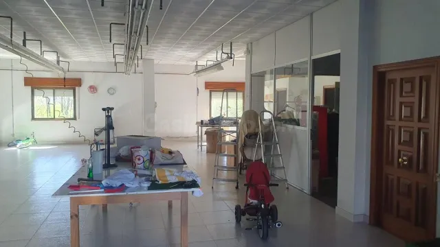 LOCAL EN ALQUILER CON LICENCIA COMERCIAL E INDUSTRIAL!!!! - foto 4