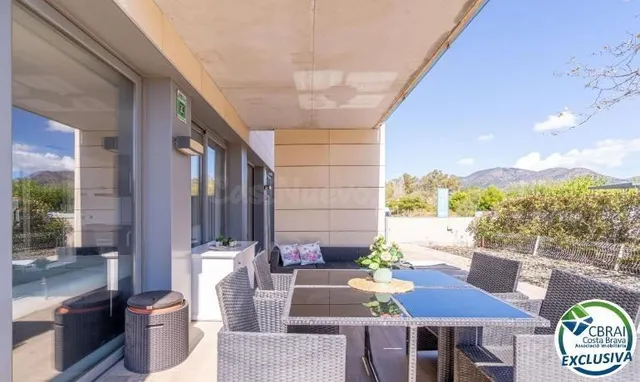 CLOT DELS FRANQUETS Planta baja de 3 dormitorios con 224 m2  - foto 2