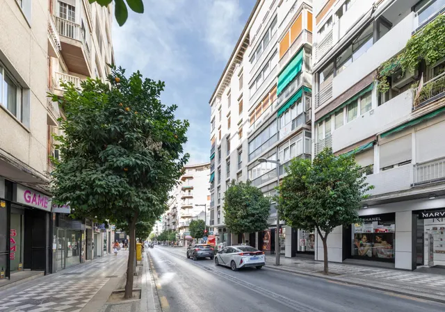 PISO DE 5 DORMITORIOS EN CALLE RECOGIDAS — 34