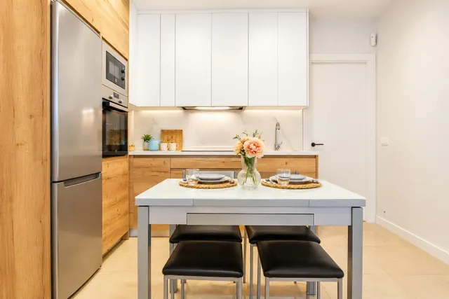 APARTAMENTOS MODERNOS E INDEPENDIENTES TOTALMENTE REFORMADOS — 8