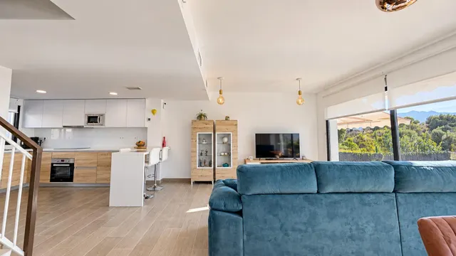 Exclusivo Chalet adosado del 2022 con gran solárium privado en Santa Clara — 24