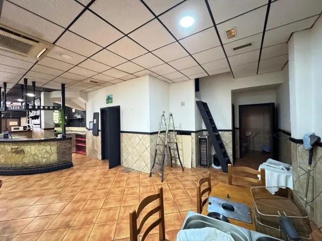 Local comercial 159m² en venta - Estacion de autobuses — 19