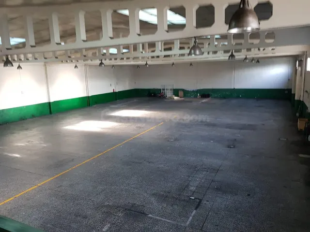 MONCASA VENDE Nave industria en Polígono - foto 5