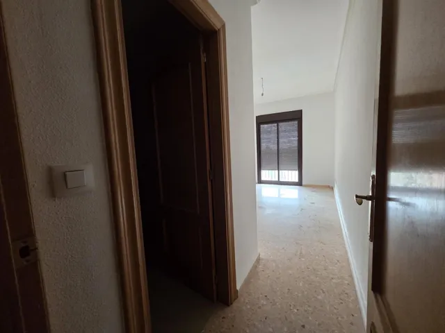 Amplia vivienda de 3 dormitorios con ascensor en Elche — 14