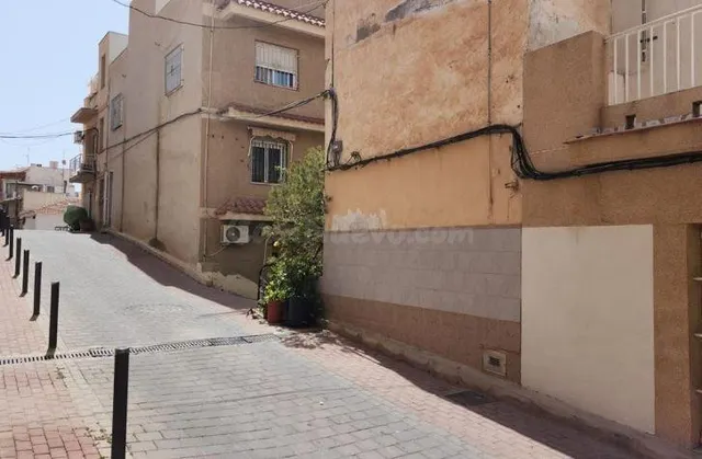 SE VENDE casa adosada OKUPA en C Santa Ana 4 de Águilas - foto 2