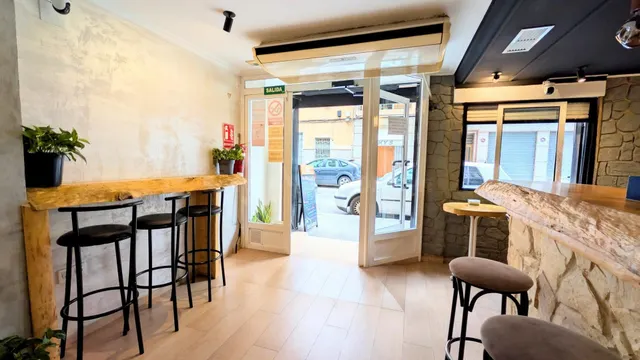 ¡LOCAL COMERCIAL ACONDICIONADO COMO BAR EN CARRÚS TOTALMENTE