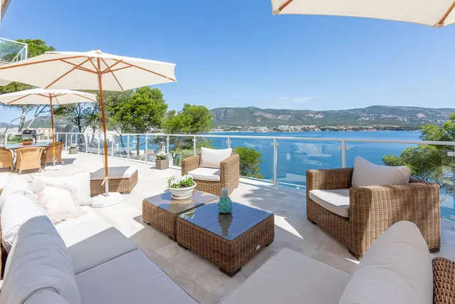 Impresionante villa de estilo mediterraneo con acceso directo al mar en Torrenova — 22