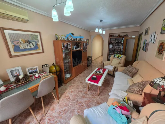 Amplio piso de 3 dormitorios en Alicante, zona Los Ángeles - foto 4