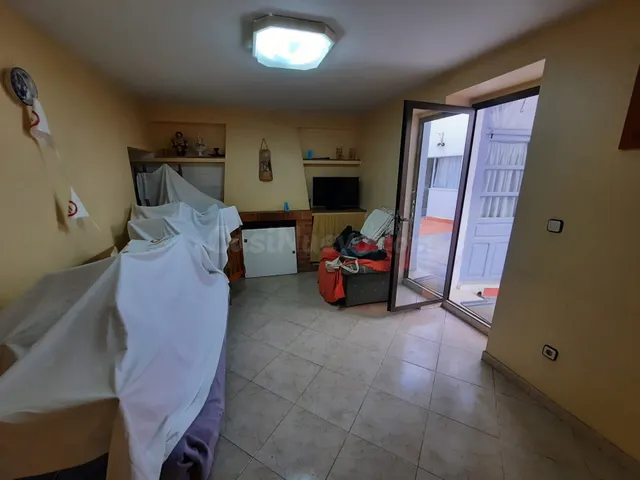 CASA CON PLANTA BAJA, PRIMERA ALTURA Y CAMARAS - foto 5