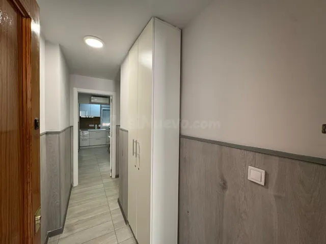 REFORMADO APARTAMENTO DE 2 DORM. 2 BAÑOS. 65 M2. A 350 METRO - foto 2