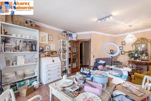 AMPLIO PISO EN PLAZA DE LAS DESCALZAS — 20