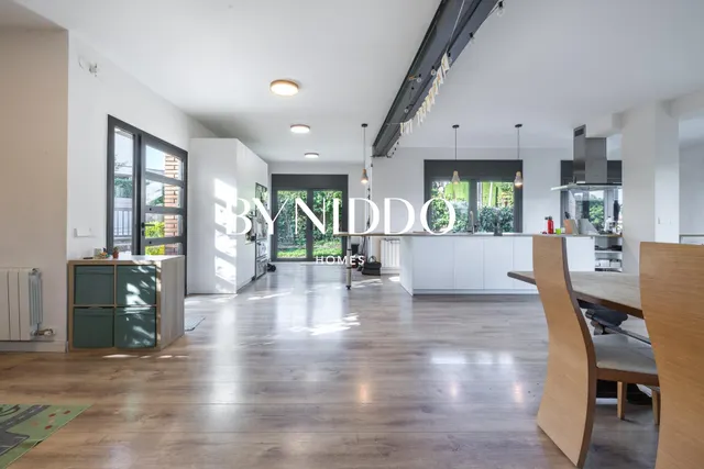 ESPECTACULAR CASA UNIFAMILIAR EN BELLATERRA — 10