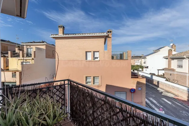 Encanto, luz y calidad de vida en Ogíjares, a un paso de Granada Vendemos esta casa — 3