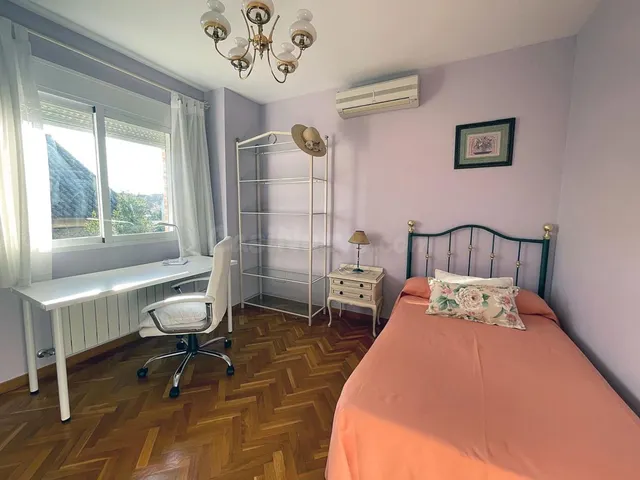 ¡CHICAS ESTUDIANTES! ÚLTIMA HABITACIÓN EN CHALET A COMPARTIR EN VILLANUEVA DE LA CAÑADA (MADRID). — 8
