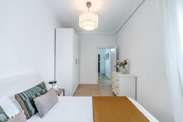 VIVIENDA REFORMADA Y MUY LUMINOSA EN RETIRO — 40