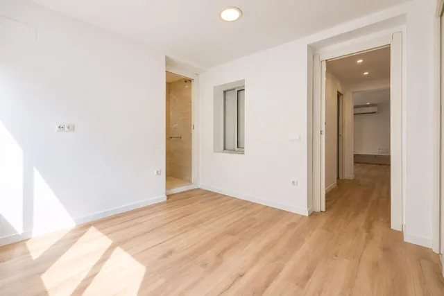 ¡LUMINOSO PISO TOTALMENTE REFORMADO, 100% EXTERIOR Y CON EXCELENTE LUZ NATURAL! — 8