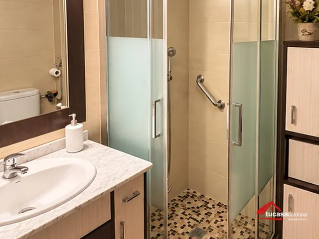 Piso exterior con terraza y parking en levante– 165.000 € — 7