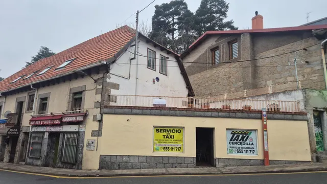 Dos pisos y un local en Cercedilla — 41