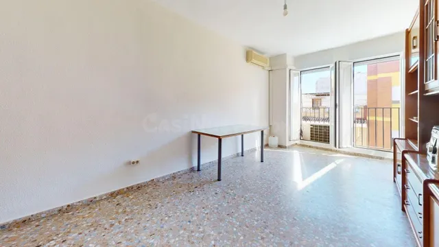 Amplio piso en Córdoba, zona Levante - Ideal para primera vi
