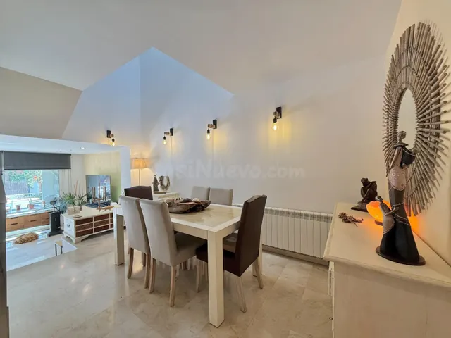 ADOSADA CON JARDÍN Y PISCINA PRIVADA CAN BOU - foto 3