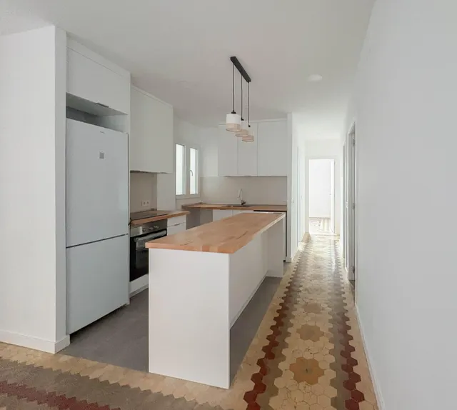 Exclusivo piso reformado a estrenar junto a la avenida del puerto — 8