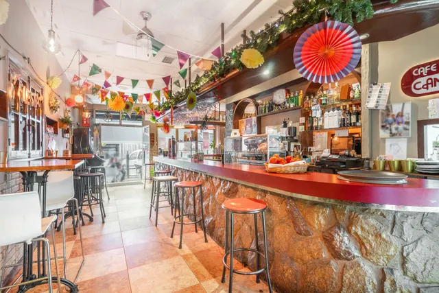 Oportunidad de Traspaso: Bar Restaurante en Funcionamiento en Oviedo — 10