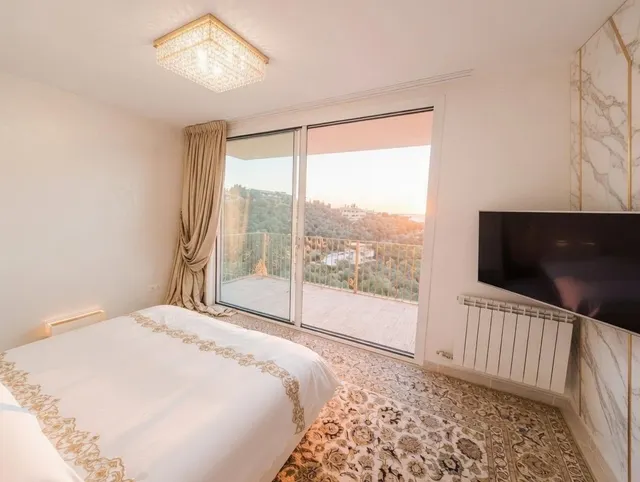 Espectacular villa con vistas panorámicas al mar en la exclusiva urbanización Mas Nou — 8