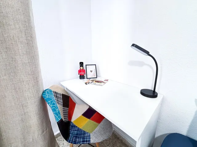 **Piso totalmente reformado de cuatro habitaciones y un baño** — 15
