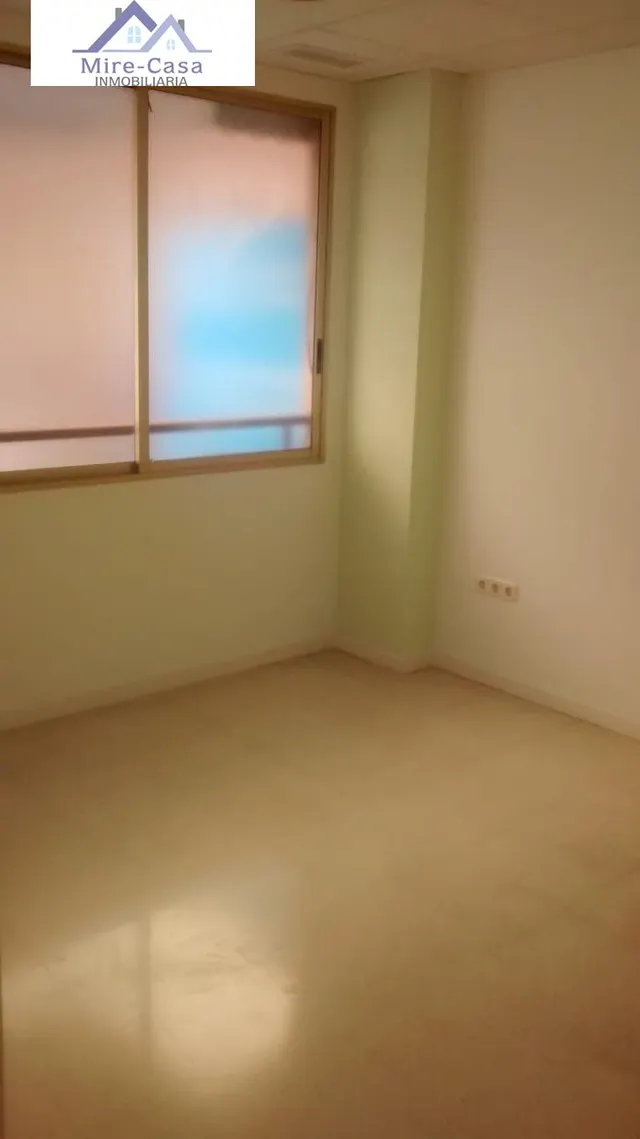 SE ALQUILA ENTRESUELO COMERCIAL, IDEAL ACTIVIDADES SANITARIAS — 7