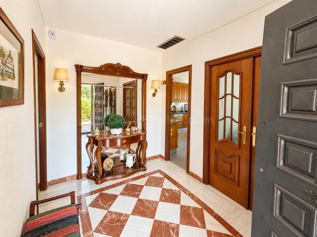 CHALET INDEPENDIENTE CON ENCANTO EN LA ZONA DEL CALASANCIO - foto 2