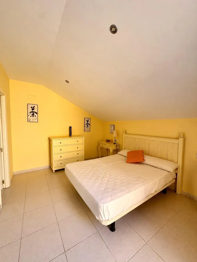 ÁTICO DÚPLEX EN DENIA CON 35 M2 DE TERRAZAS, 4 DORMITORIOS Y ESPECTACULARES VISTAS — 14