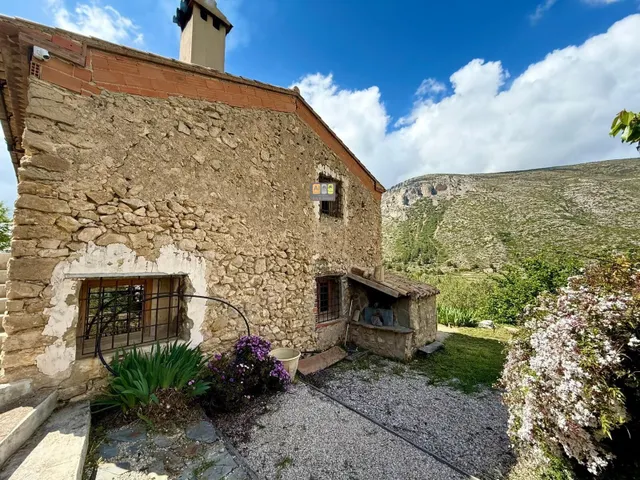 ESPECTACULAR FINCA RÚSTICA EN SELLA — 8