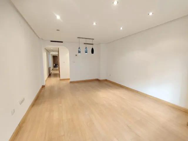 PISO DE 3 DORMITORIOS CON GRAN TERRAZA- C/ MIGUEL SERVET — 6