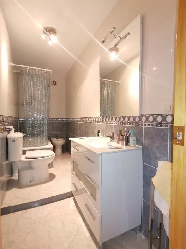 SE VENDE CASA EN PLENO CENTRO DE LOS VILLARES — 17