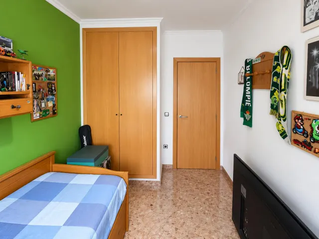Ref- 08701 Salico presenta - AMPLIA VIVIENDA DE 4 habitaciones, 2 GARAJES Y TRASTERO EN ZONA SENSAL — 26